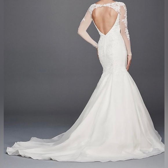 DAVID'S BRIDAL SLEEVE WEDDING DRESS - Picture 2 of 12